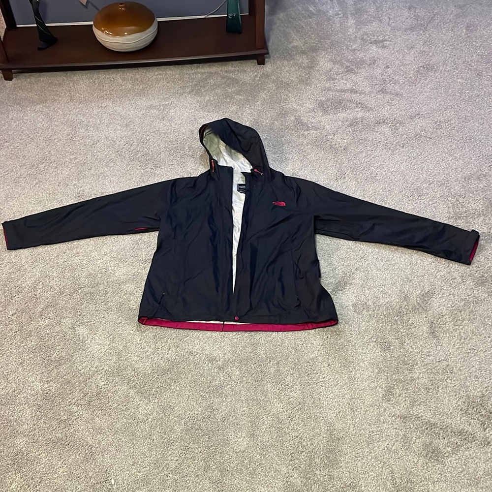 Black, NorthFace rain jacket 🖤